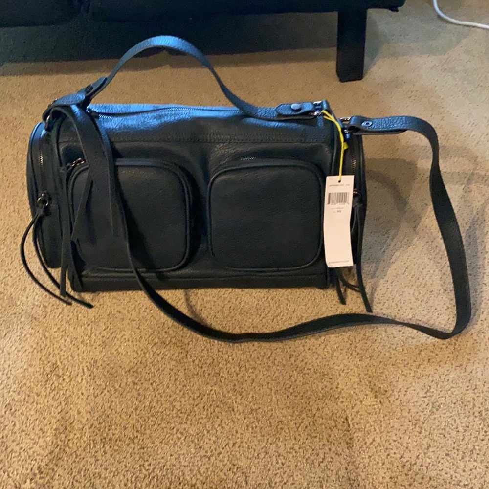 BCBG spruce tote bag in size NS